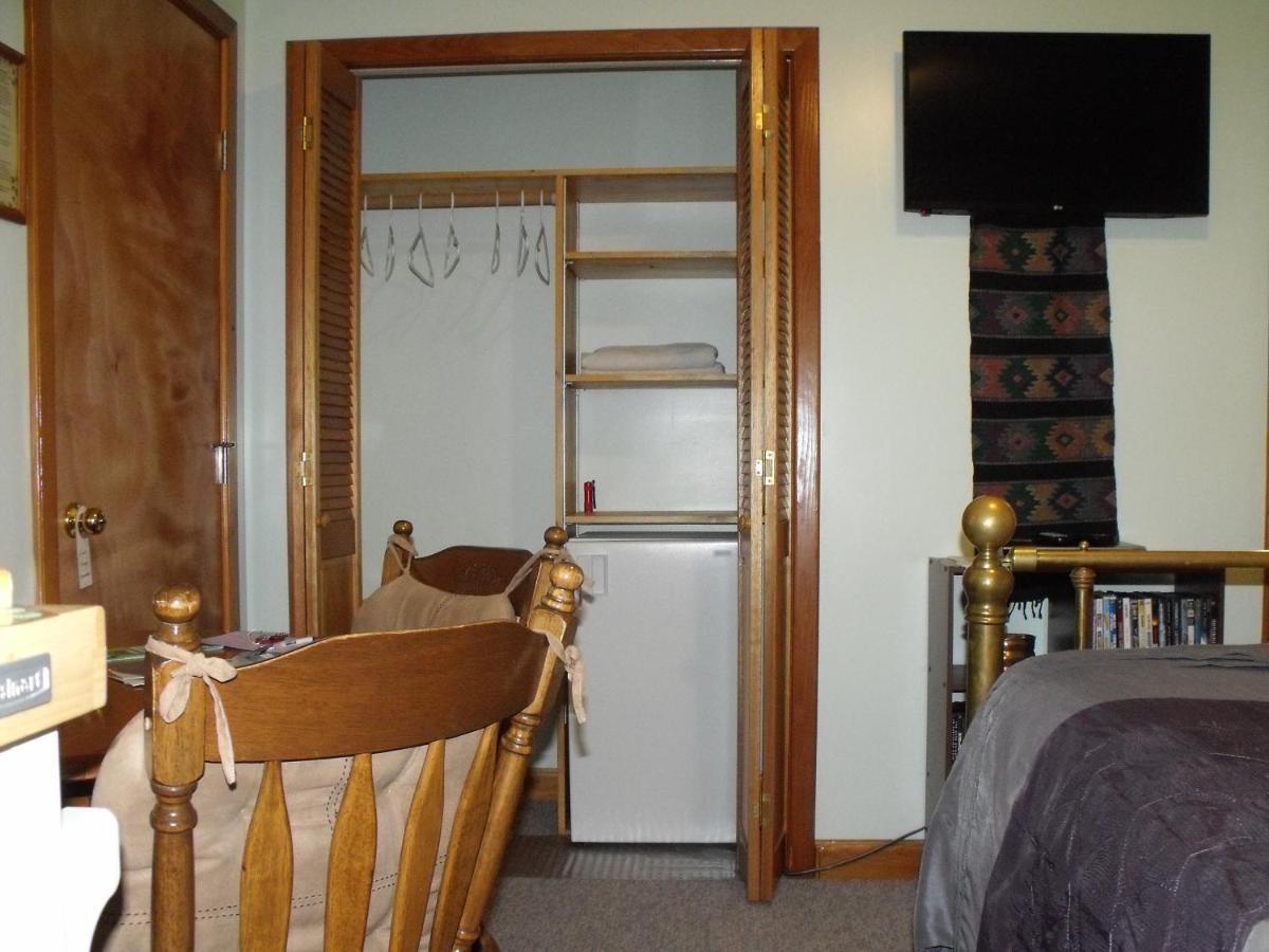 Summerhill Guest House Tofino Buitenkant foto
